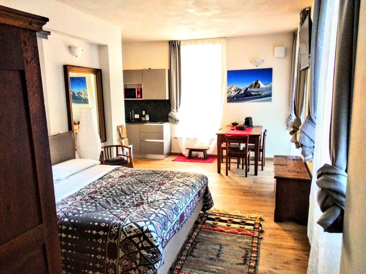Maison Soleil - Mansarda Aosta Luaran gambar