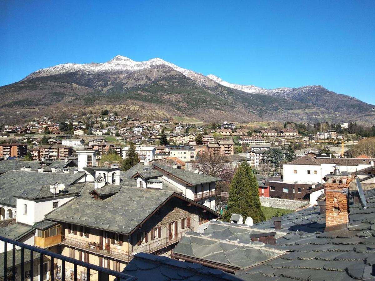 Maison Soleil - Mansarda Aosta Luaran gambar